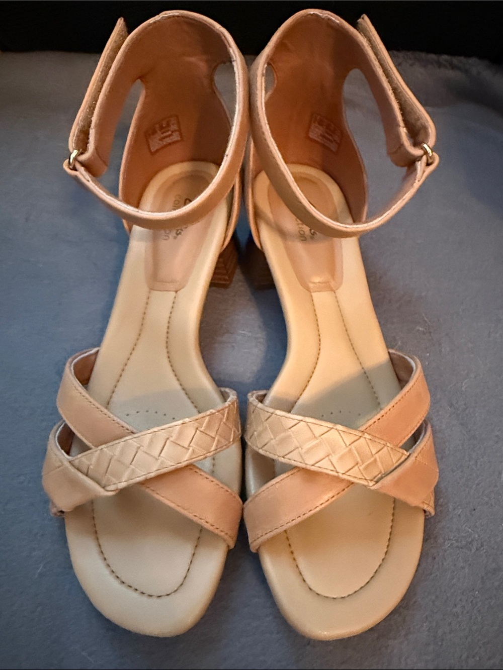 Clarks Tan Crisscross Ankle-Strap Sandals 9.5 Wide